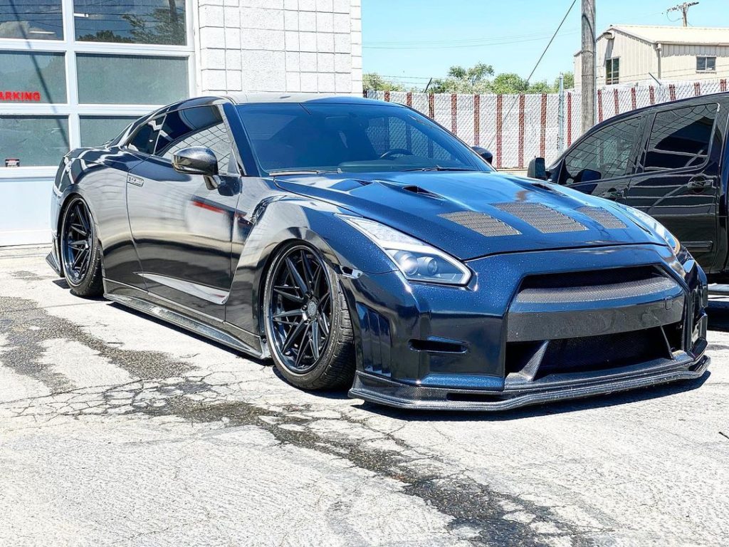 Nissan GTR Full