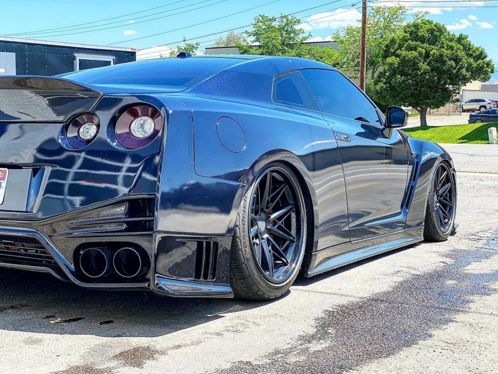 Nissan GTR Back